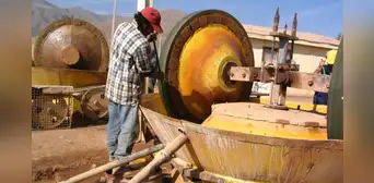 Mientras el oro apunta a US$4.000, el Perú vive su propio capitalismo salvaje: ¿por qué la caída del oro no es el principal problema?