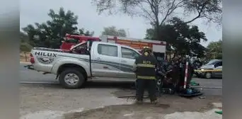 Piura: tres trabajadores municipales mueren tras choque entre mototaxi y camioneta Piura: tres trabajadores municipales mueren tras choque entre mototaxi y camioneta