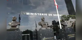 Gobierno aclara que símbolos patrios pueden usarse con fines comerciales y revisará reglamento tras Fiestas Patrias Gobierno aclara que símbolos patrios pueden usarse con fines comerciales y revisará reglamento tras Fiestas Patrias