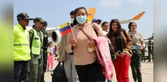 México envía a 319 inmigrantes a Venezuela en vuelo de repatriación: 151 menores fueron parte del 'Plan Vuelta a la Patria' México envía a 319 inmigrantes a Venezuela en vuelo de repatriación: 151 menores fueron parte del 'Plan Vuelta a la Patria'