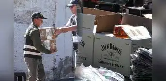 Capturan a tres miembros de ‘Los Rápidos y Furiosos del Sur’ en Arequipa: trasladaban miles de botellas de Jack Daniel’s y mercadería ilegal por Panamericana Sur