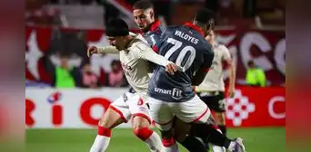 Universitario dejó escapar el triunfo en el final ante Cienciano: empató 1-1 por el Torneo Clausura en el Cusco Universitario dejó escapar el triunfo en el final ante Cienciano: empató 1-1 por el Torneo Clausura en el Cusco