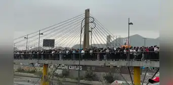 Intensa aglomeración de personas bloquea puente Rayito de Sol en vísperas de Fiestas Patrias en Lima