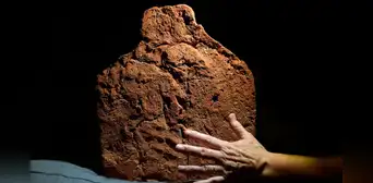 Arqueólogos descubren pieza funeraria de 4.000 años que revela rituales y costumbres del Antiguo Egipto Arqueólogos descubren pieza funeraria de 4.000 años que revela rituales y costumbres del Antiguo Egipto