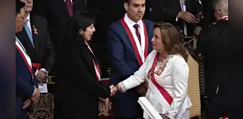 Dina Boluarte y el 'frío' saludo con presidenta del Poder Judicial tras solicitar reforma del sistema judicial