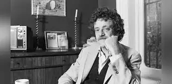 Redescubrir a Kurt Vonnegut: sus discursos de graduación Redescubrir a Kurt Vonnegut: sus discursos de graduación