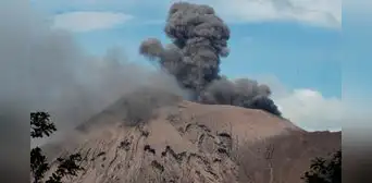 Volcán Telica sorprende con repentina explosión que alcanza los 250 metros de altura en Nicaragua: cielo se cubrió de gases y cenizas Volcán Telica sorprende con repentina explosión que alcanza los 250 metros de altura en Nicaragua: cielo se cubrió de gases y cenizas