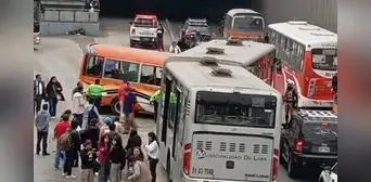 Fatal choque entre bus del Metropolitano y cúster en estación Dos de Mayo: al menos tres fallecidos y varios heridos Fatal choque entre bus del Metropolitano y cúster en estación Dos de Mayo: al menos tres fallecidos y varios heridos