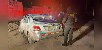 Un fallecido y un herido deja despiste y volcadura de taxi en la vía Puno - Desaguadero Un fallecido y un herido deja despiste y volcadura de taxi en la vía Puno - Desaguadero