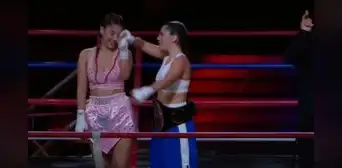La Pinky derrotó a Zully en la segunda pelea de La Noche Dorada, pero reconoce: "Ella también campeonó" La Pinky derrotó a Zully en la segunda pelea de La Noche Dorada, pero reconoce: "Ella también campeonó"