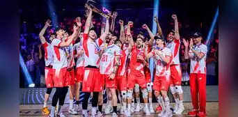 Polonia le quita el 'doblete' a Italia: barrida 3-0 en la final para llevarse la Volleyball Nations League masculina 2025 Polonia le quita el 'doblete' a Italia: barrida 3-0 en la final para llevarse la Volleyball Nations League masculina 2025