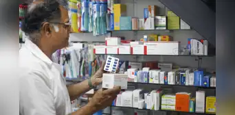 Farmacias que vendan fármacos sin receta médica recibirán multa de más de S/5000, advierte el Minsa Farmacias que vendan fármacos sin receta médica recibirán multa de más de S/5000, advierte el Minsa