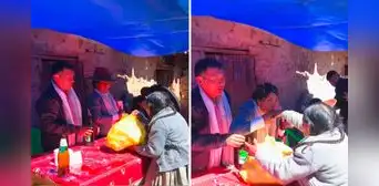 Adulta mayor conmueve al llegar a boda en el Cusco con una bolsa llena de choclos para regalar a pareja: novia le besó sus manos Adulta mayor conmueve al llegar a boda en el Cusco con una bolsa llena de choclos para regalar a pareja: novia le besó sus manos