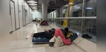 Peruano viajó a España por un futuro mejor, pero terminó viviendo en el aeropuerto de Madrid