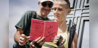 El 'Tinder de las montañas': un cuaderno en las cumbres de los Alpes suizos conecta corazones El 'Tinder de las montañas': un cuaderno en las cumbres de los Alpes suizos conecta corazones