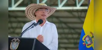 Gustavo Petro a la prensa: "Ponen a hablar la voz oficial del Perú como si fuera la voz oficial del periodismo Colombiano" Gustavo Petro a la prensa: "Ponen a hablar la voz oficial del Perú como si fuera la voz oficial del periodismo Colombiano"