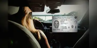 Solo este grupo de personas tiene que renovar cada año su licencia de conducir para evitar multas y sanciones en EEUU