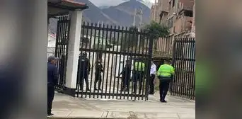 Huánuco: Hampones vestidos de enfermeros rescatan y fugan con feminicida Huánuco: Hampones vestidos de enfermeros rescatan y fugan con feminicida