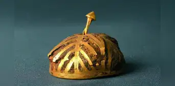 Científicos descubren corona de oro de 3.000 años de antigüedad bañado con "metales alienígenas" en España Científicos descubren corona de oro de 3.000 años de antigüedad bañado con "metales alienígenas" en España