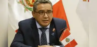 Juan José Santiváñez: denuncian uso irregular de policías vinculado al exministro para recuperar mina en Ayacucho Juan José Santiváñez: denuncian uso irregular de policías vinculado al exministro para recuperar mina en Ayacucho