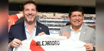 Conmebol felicita a Agustín Lozano por su reelección como presidente de la FPF: ''Este logro es un reconocimiento a tu liderazgo''