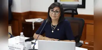 Congresista que promovió la ilegalización del aborto terapéutico en menores de edad es elegida presidenta de la Comisión de Mujer Congresista que promovió la ilegalización del aborto terapéutico en menores de edad es elegida presidenta de la Comisión de Mujer
