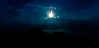 Un meteorito en forma de gigantesca bola de fuego cruzó Japón iluminando el cielo nocturno Un meteorito en forma de gigantesca bola de fuego cruzó Japón iluminando el cielo nocturno