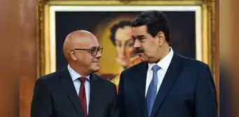 Régimen de Maduro lanza amenaza a EE. UU. tras despliegue de buques de guerra: "Extranjero que entra, se queda preso"