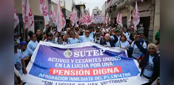 Docentes cesantes y jubilados del Sutep reclaman al Gobierno una pensión digna