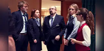 Reparto completo de Muertos S.L. temporada 3: actores y antagonistas de la serie española de Netflix Reparto completo de Muertos S.L. temporada 3: actores y antagonistas de la serie española de Netflix