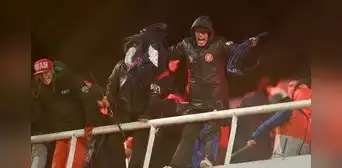 Se generaron incidentes en el partido entre Independiente vs Universidad de Chile: estos son los impactantes videos de los disturbios Se generaron incidentes en el partido entre Independiente vs Universidad de Chile: estos son los impactantes videos de los disturbios