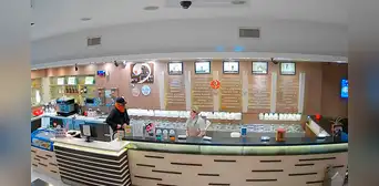 Ladrón pide disculpas a empleada de una heladería antes de cometer asalto en Argentina: “Perdóname, te tengo que robar”
