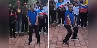 Hermano de Hugo Chávez se vuelve viral al enseñar artes marciales para enfrentar 'invasión de Estados Unidos' a Venezuela Hermano de Hugo Chávez se vuelve viral al enseñar artes marciales para enfrentar 'invasión de Estados Unidos' a Venezuela