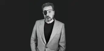 Ray Loriga: “El que habla de escribir, no es el que escribe” Ray Loriga: “El que habla de escribir, no es el que escribe”