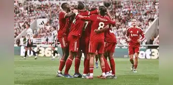 ¡Liverpool lo ganó en la última! Derrotó 3-2 a Newcastle y se mantiene invicto en la Premier League