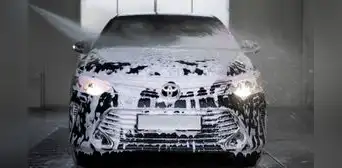 Los 10 errores más frecuentes al lavar tu auto y las claves para cuidarle la pintura Los 10 errores más frecuentes al lavar tu auto y las claves para cuidarle la pintura