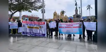 600 maestros de institutos superiores exigen reglamentación de la Ley 31653