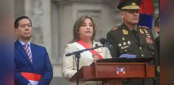 Dina Boluarte ataca a la Fiscalía y minimiza allanamiento contra Nicanor Boluarte: "Es un muñeco armado" Dina Boluarte ataca a la Fiscalía y minimiza allanamiento contra Nicanor Boluarte: "Es un muñeco armado"