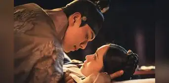 'Bon appetit, majestad': la nueva serie coreana que destronó a 'Merlina 2' en un solo día y es la más vista en Netflix 'Bon appetit, majestad': la nueva serie coreana que destronó a 'Merlina 2' en un solo día y es la más vista en Netflix