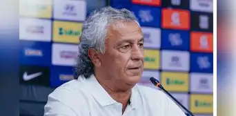Néstor Gorosito pidió sanciones ejemplares para Independiente y U. de Chile: "Si podemos pasar directo a semis, mejor" Néstor Gorosito pidió sanciones ejemplares para Independiente y U. de Chile: "Si podemos pasar directo a semis, mejor"