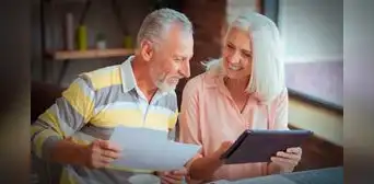 Los ‘baby boomers’ no esperan a los 67 años: esta es la edad media de jubilación en España