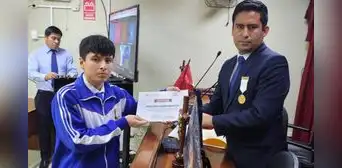 Jueces del Módulo de Justicia de Huarmey juramentaron y capacitaron a estudiantes del programa de Jueces Escolares Jueces del Módulo de Justicia de Huarmey juramentaron y capacitaron a estudiantes del programa de Jueces Escolares
