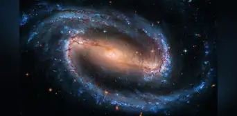 La NASA descubre algo inesperado: el James Webb identificaría 300 galaxias primitivas que brillan más de lo debido