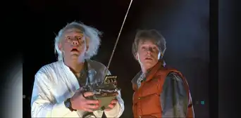 Película ‘Volver al futuro’ retorna a los cines por su 40 aniversario: ¿cuándo y dónde verla? Película ‘Volver al futuro’ retorna a los cines por su 40 aniversario: ¿cuándo y dónde verla?