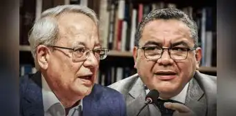 César Hildebrandt califica de "sudado guardaespaldas" de Dina Boluarte a ministro Juan Santiváñez César Hildebrandt califica de "sudado guardaespaldas" de Dina Boluarte a ministro Juan Santiváñez