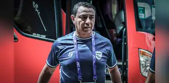 Nolberto Solano sufrió catastrófico debut como DT de la selección de Pakistán: recibió 8 goles y fue expulsado Nolberto Solano sufrió catastrófico debut como DT de la selección de Pakistán: recibió 8 goles y fue expulsado