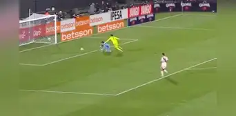 Pedro Gallese y su irresponsable 'canchereada' que casi termina en gol de Uruguay: Perú se salvó de milagro Pedro Gallese y su irresponsable 'canchereada' que casi termina en gol de Uruguay: Perú se salvó de milagro