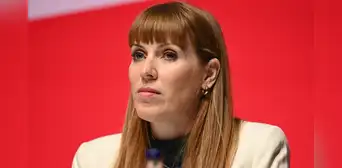 La número dos del Gobierno británico renuncia tras escándalo por no pagar impuestos en compra de apartamento de lujo La número dos del Gobierno británico renuncia tras escándalo por no pagar impuestos en compra de apartamento de lujo