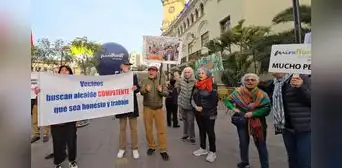 Vecinos de Miraflores protestan en contra de pileta cibernética de alcalde Carlos Canales: “Es un locura, es totalmente innecesaria” Vecinos de Miraflores protestan en contra de pileta cibernética de alcalde Carlos Canales: “Es un locura, es totalmente innecesaria”