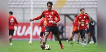 Renato Tapia y Carlos Zambrano vuelven a la titularidad contra Paraguay